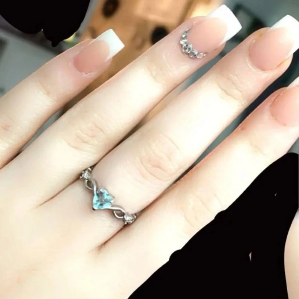 N/A new dainty